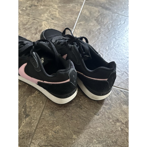 Nike Womens 7 US / 4.5 UK Venture‎ Runner Running Shoes Black Suede M mesh Pink - Picture 4 of 7